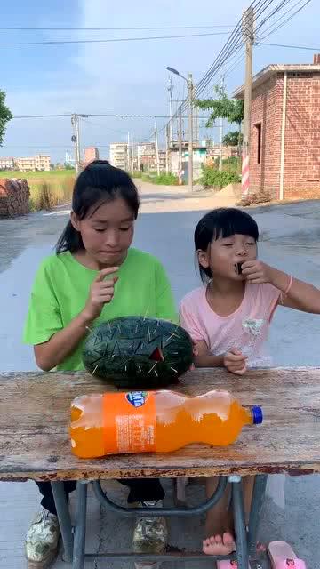 帮女孩吃瓜游戏