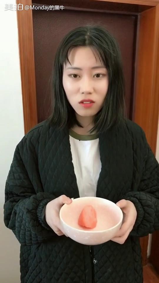 女友吃大瓜,女友的“大瓜”揭秘爱情甜蜜背后的秘密